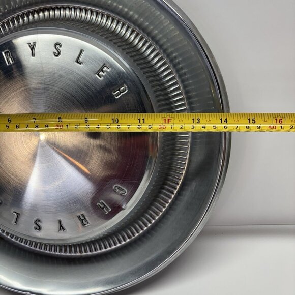 1969-1973 Chrysler New Yorker 15" Hub Cap (U-B20) - Picture 6 of 9